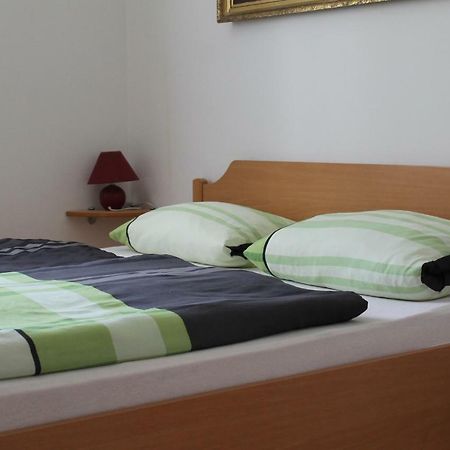 Apartmenthaus Fa Ровин Екстериор снимка