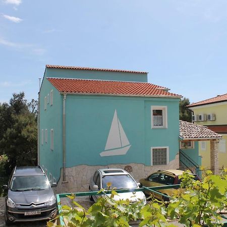 Apartmenthaus Fa Ровин Екстериор снимка