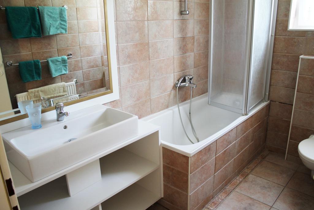 Apartmenthaus Fa Ровин Екстериор снимка