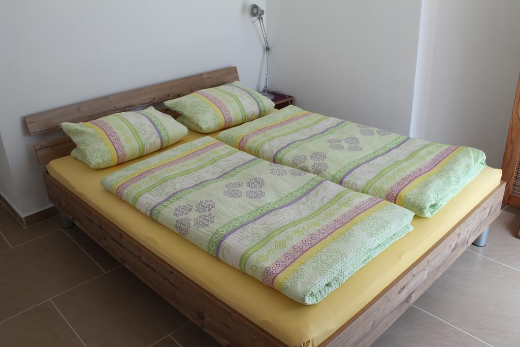 Apartmenthaus Fa Ровин Екстериор снимка