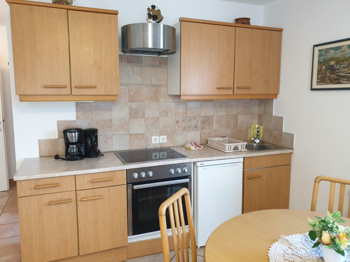 Apartmenthaus Fa Ровин Екстериор снимка