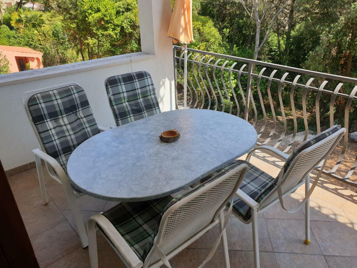 Apartmenthaus Fa Ровин Екстериор снимка