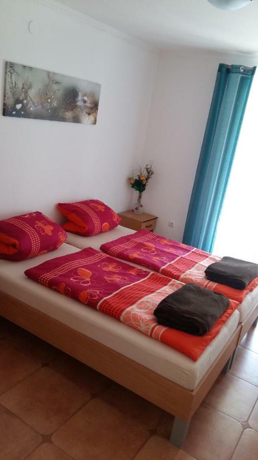Apartmenthaus Fa Ровин Екстериор снимка