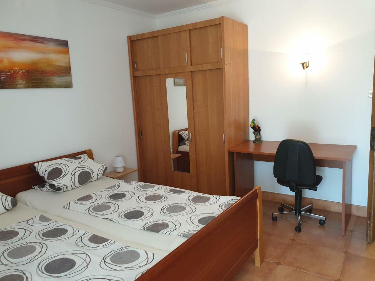 Apartmenthaus Fa Ровин Екстериор снимка